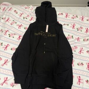 NWT Victoria’s Secret 2025 Fashion Show Hoodie Size Large
